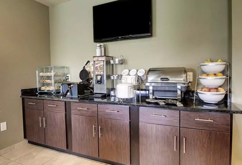 ホテル Cobblestone Inn & Suites Avoca