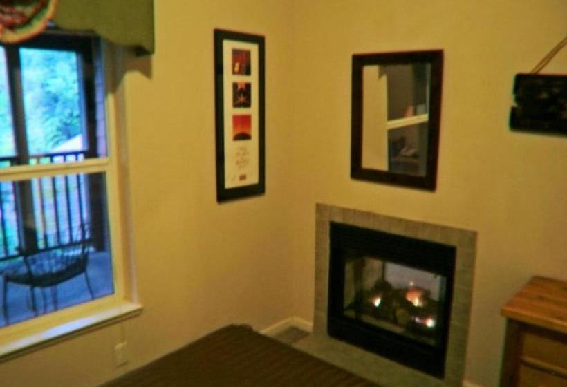 ホテル Creekside Inn & Resort