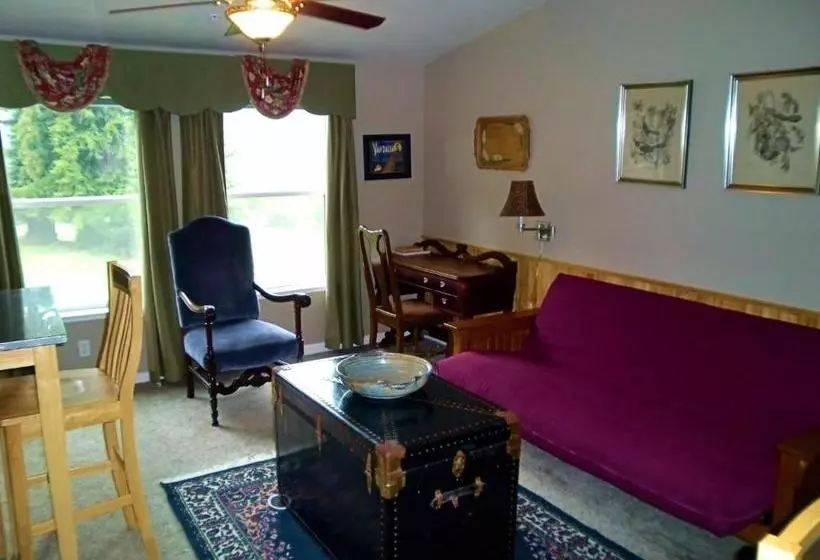 هتل Creekside Inn & Resort