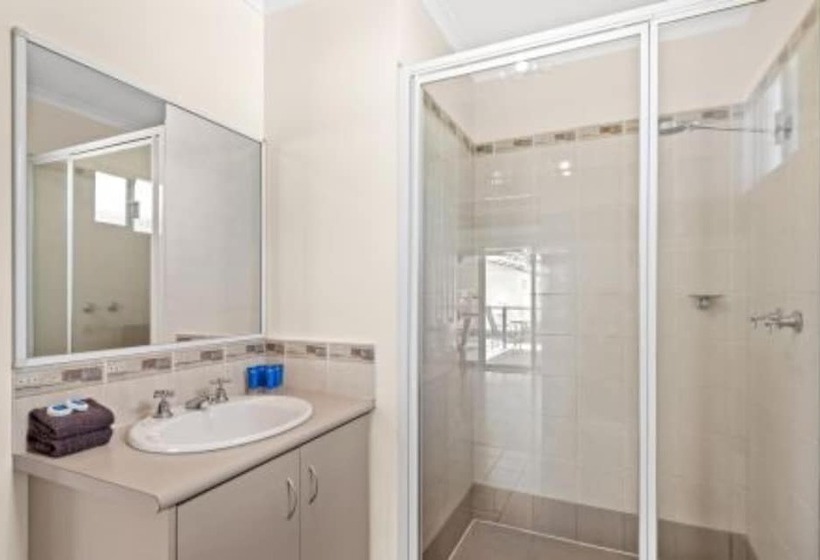 Hotel Discovery Parks  Lake Kununurra