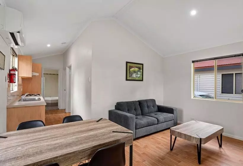 هتل Discovery Parks Lake Kununurra