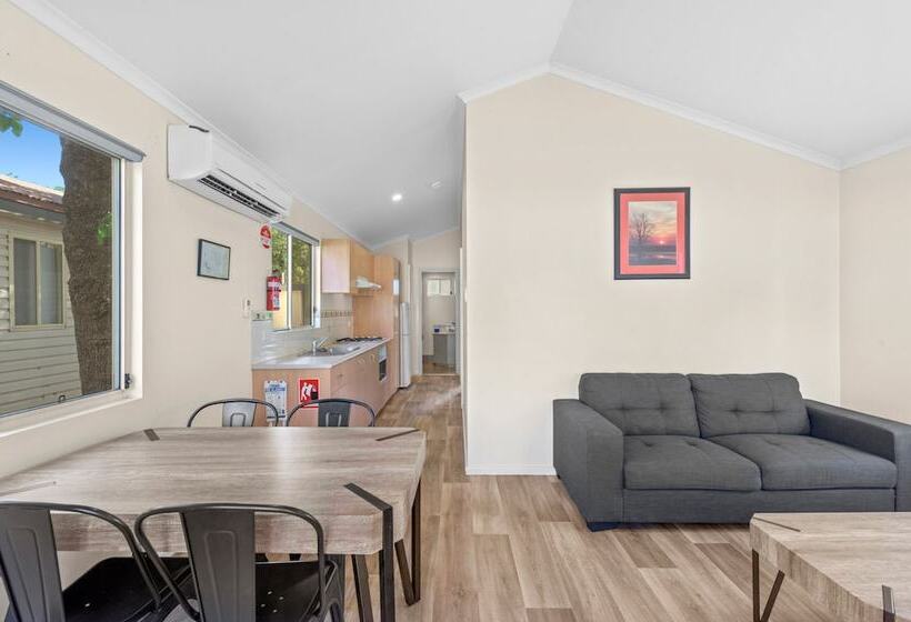 Hotel Discovery Parks  Lake Kununurra