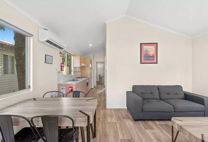 هتل Discovery Parks Lake Kununurra