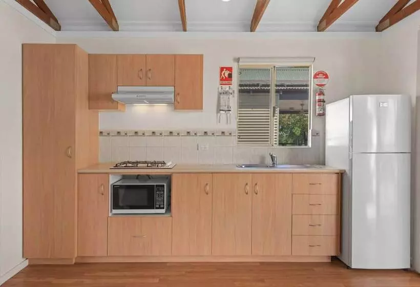 هتل Discovery Parks Lake Kununurra