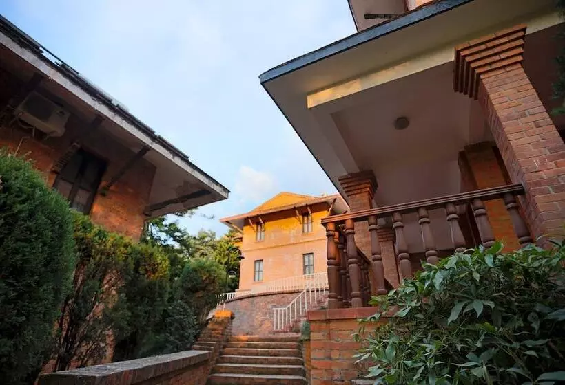 هتل Godavari Village Resort