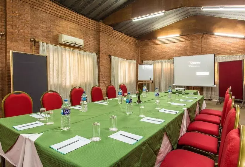 هتل Godavari Village Resort