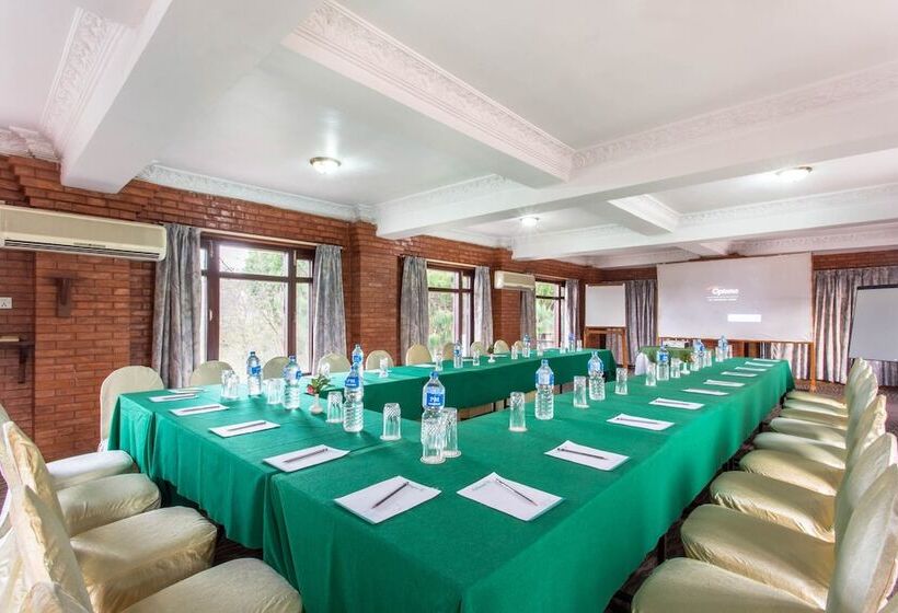 هتل Godavari Village Resort