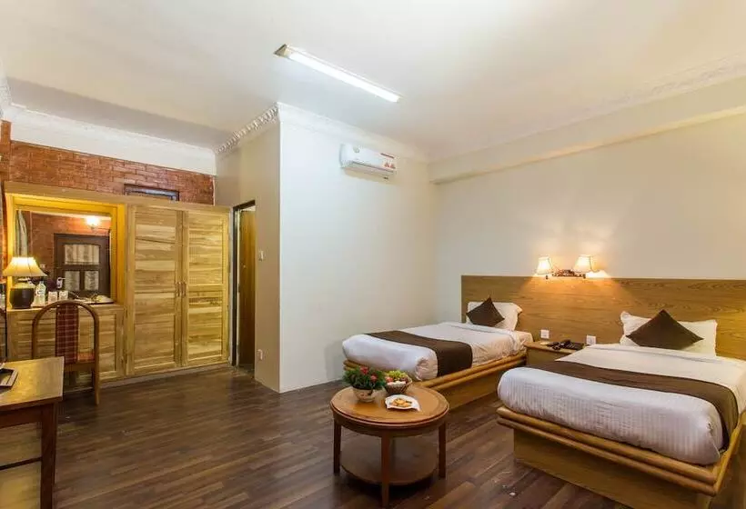 هتل Godavari Village Resort