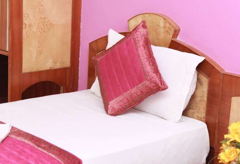 호텔 Cottage Ganga Inn