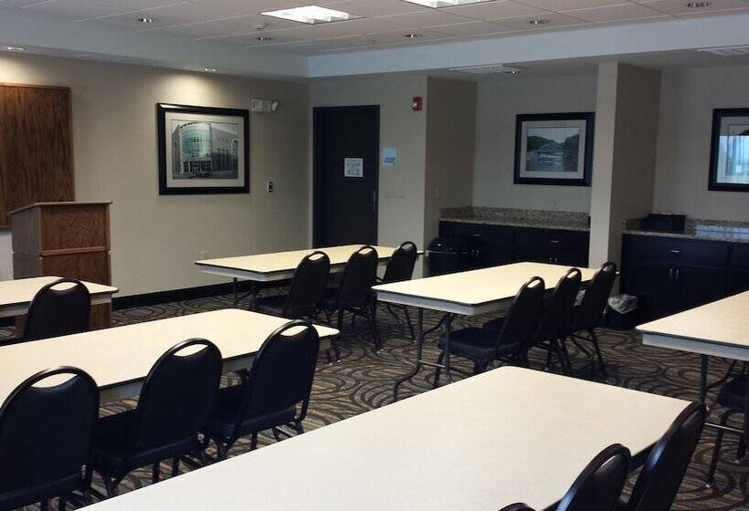 酒店 Holiday Inn Express & Suites Nevada, An Ihg