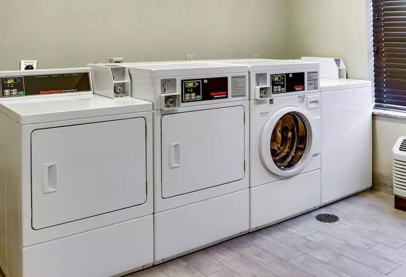 호텔 Holiday Inn Express & Suites Nevada, An Ihg