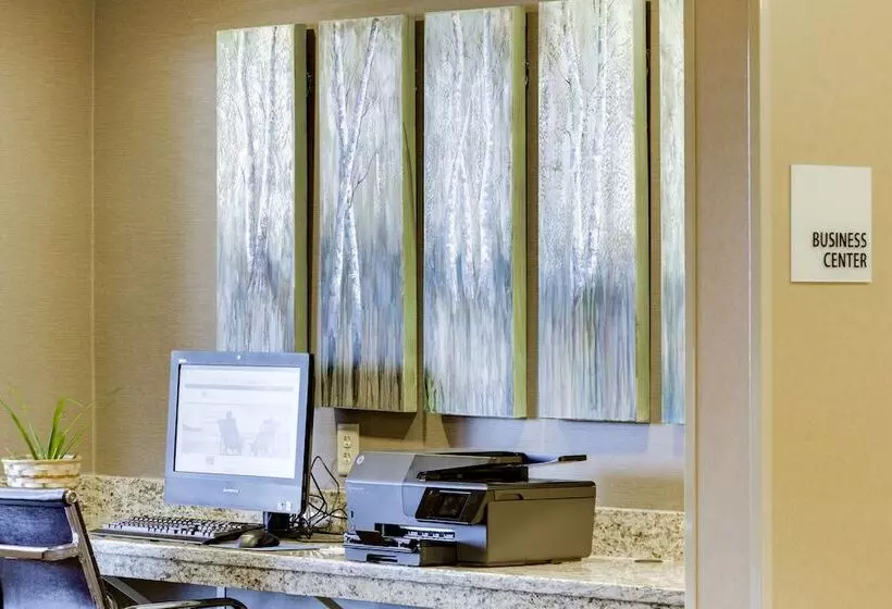 호텔 Holiday Inn Express & Suites Nevada, An Ihg