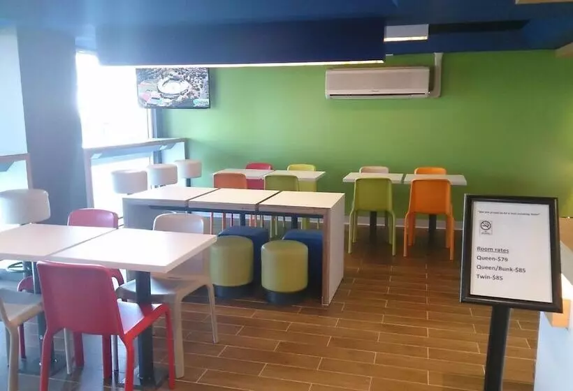 בית מלון כפרי Ibis Budget Dandenong