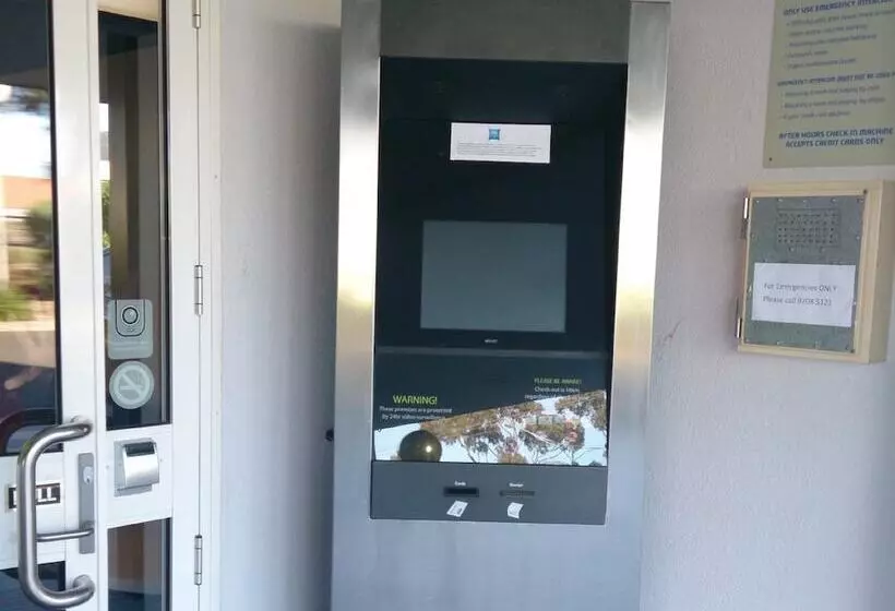 בית מלון כפרי Ibis Budget Dandenong