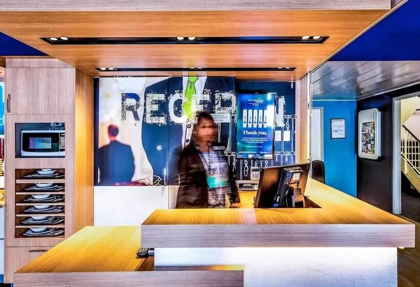 בית מלון כפרי Ibis Budget Dandenong