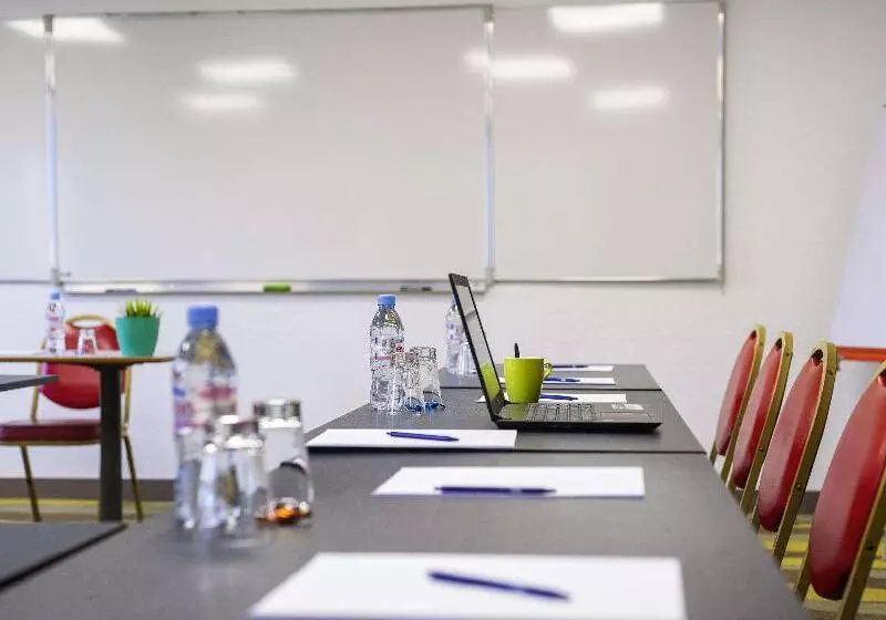 هتل Ibis Styles Gien