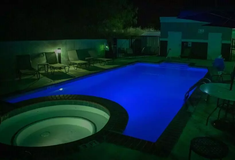 Hotelli La Quinta By Wyndham Karnes City   Kenedy