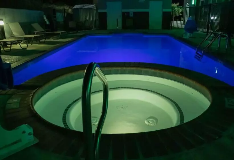 Hotelli La Quinta By Wyndham Karnes City   Kenedy