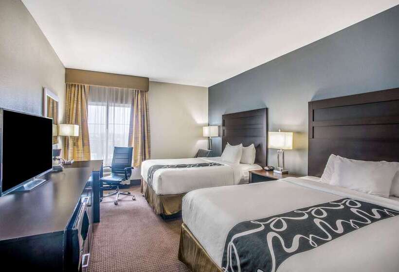 Отель La Quinta By Wyndham Karnes City   Kenedy