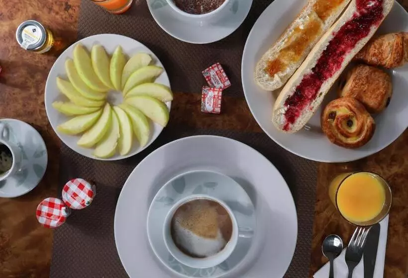 בית מלון כפרי Rinascitel Larmor Plage