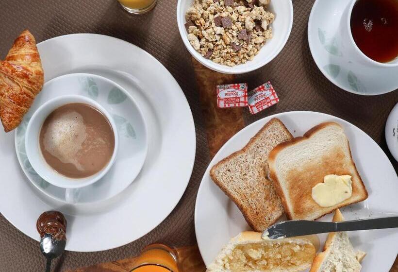 Отель Rinascitel Larmor Plage