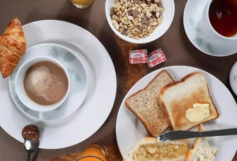 בית מלון כפרי Rinascitel Larmor Plage