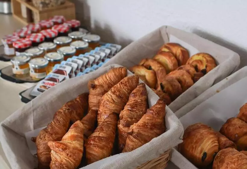 בית מלון כפרי Rinascitel Larmor Plage