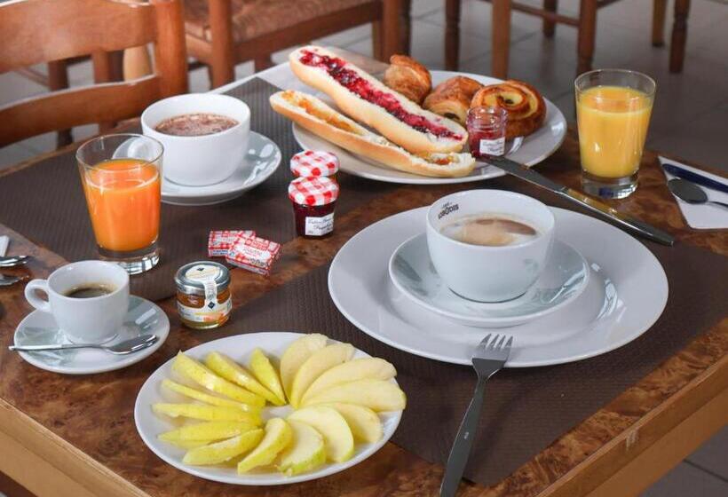 Отель Rinascitel Larmor Plage