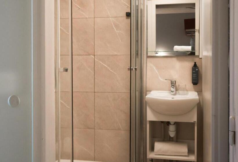 Отель Rinascitel Larmor Plage