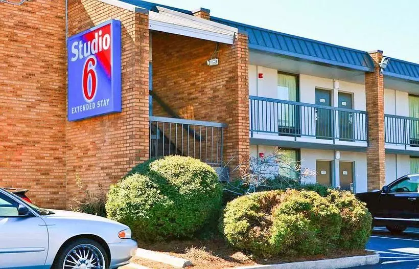 Отель Studio 6 Rome Skytop