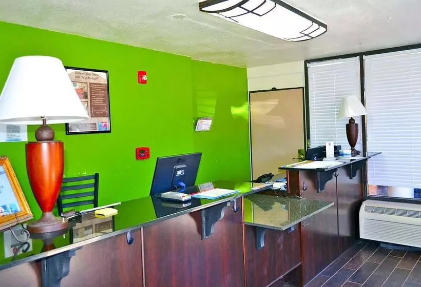 Отель Studio 6 Rome Skytop