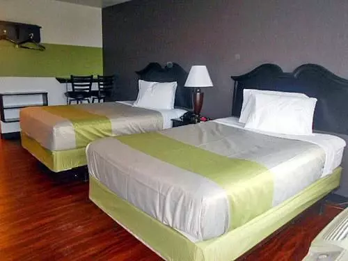 Отель Studio 6 Rome Skytop