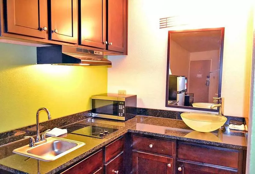 Отель Studio 6 Rome Skytop