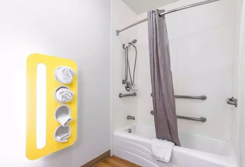 Motel 6long Beach, Ca  International City