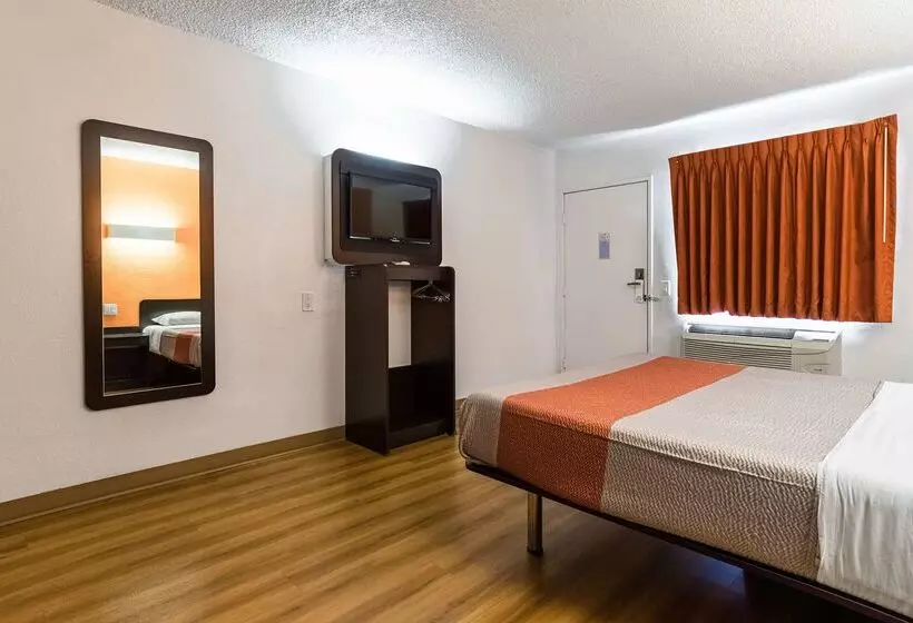 Motel 6long Beach, Ca  International City