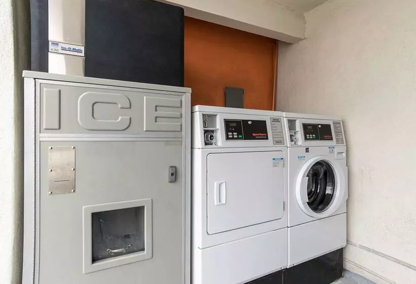 Motel 6long Beach, Ca  International City