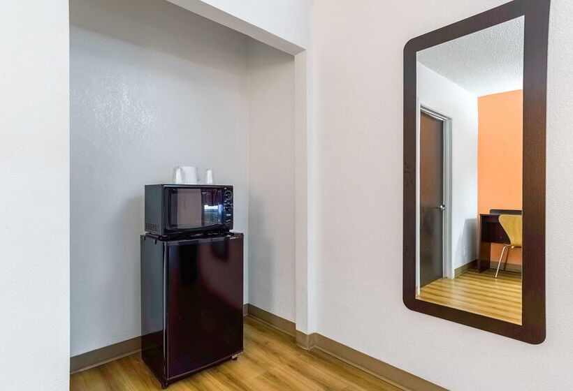 Motel 6long Beach, Ca  International City