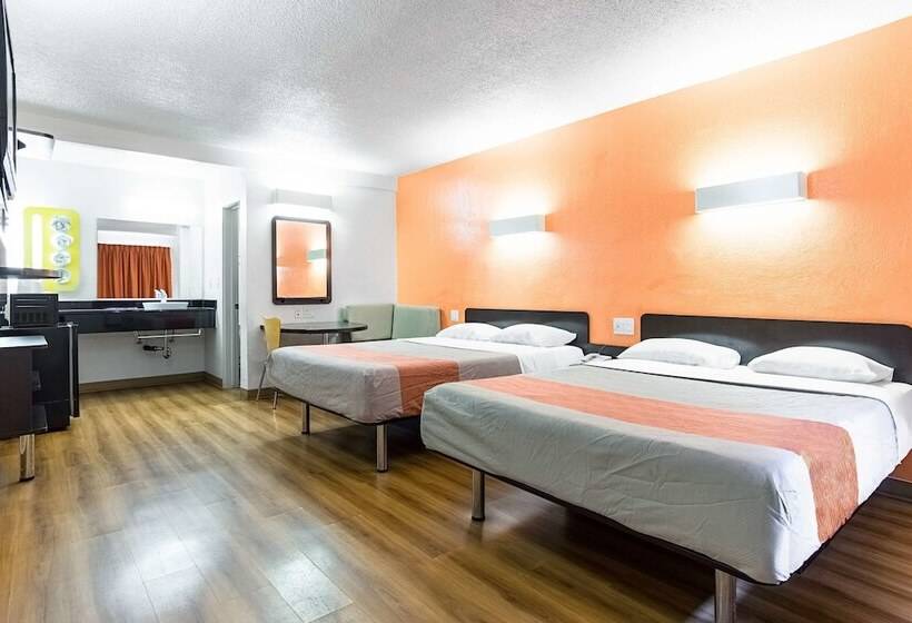 Motel 6long Beach, Ca  International City