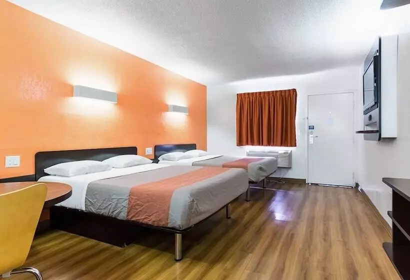 Motel 6long Beach, Ca  International City