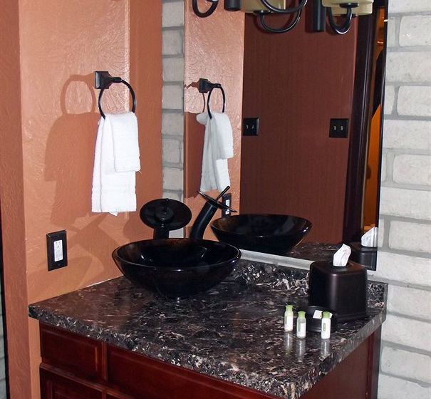 فندق على الطريق Greystone Inn