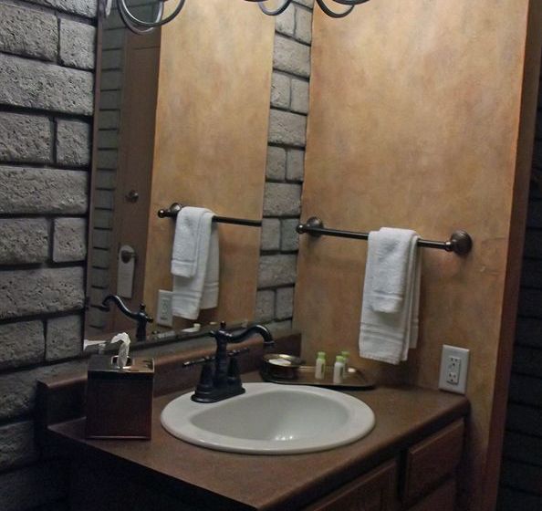 فندق على الطريق Greystone Inn