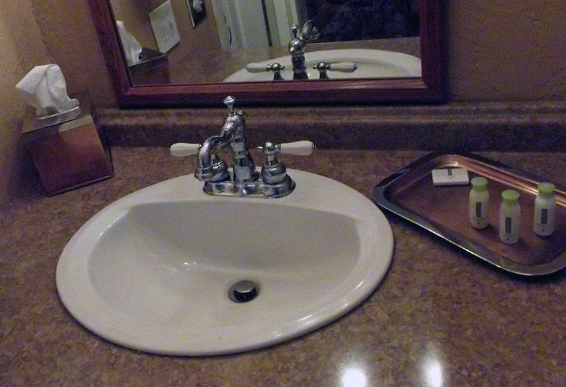 فندق على الطريق Greystone Inn