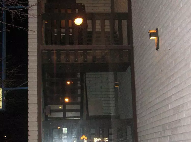 مُتل Greystone Inn