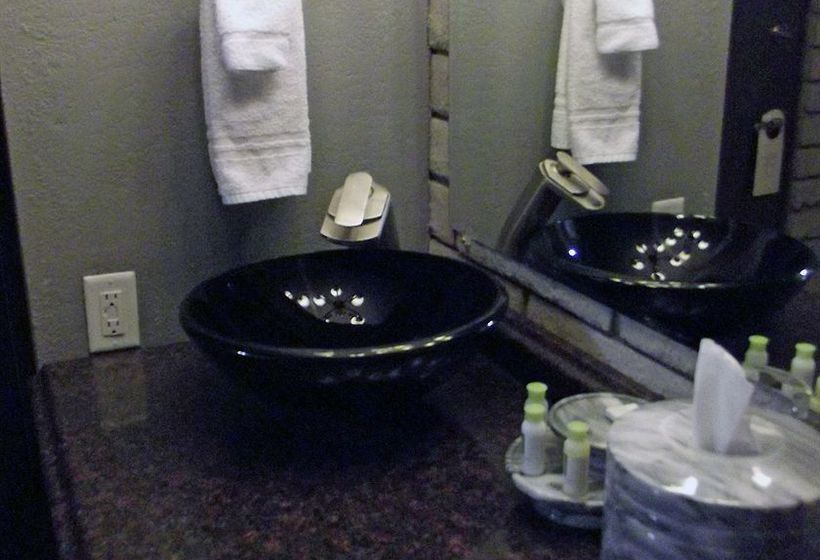 فندق على الطريق Greystone Inn