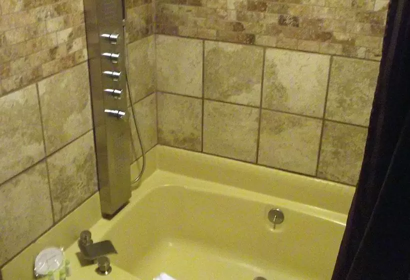 مُتل Greystone Inn