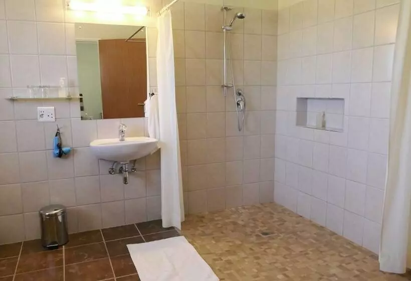 پانسیون Dornhügel Guestfarm