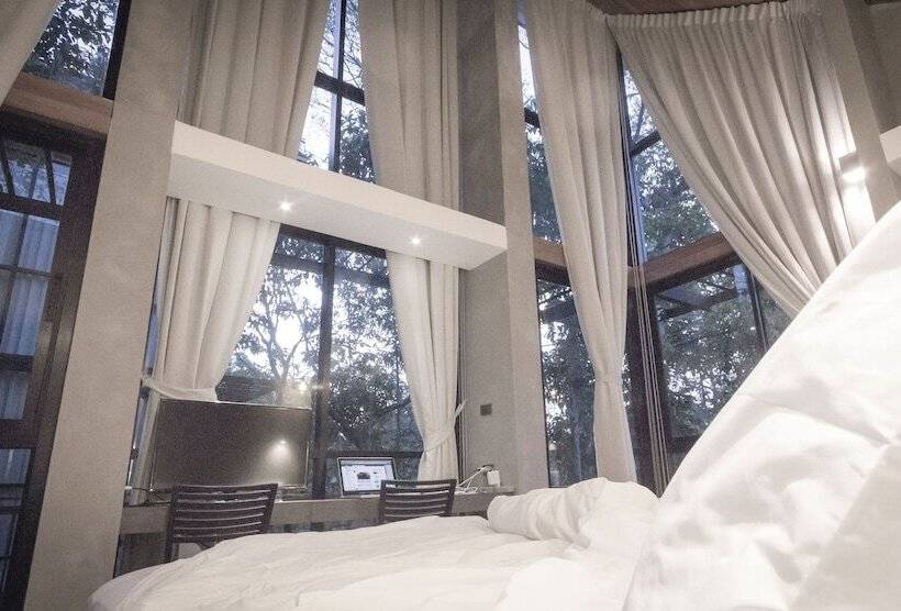 منتجع Villa Thalanena By The Beach