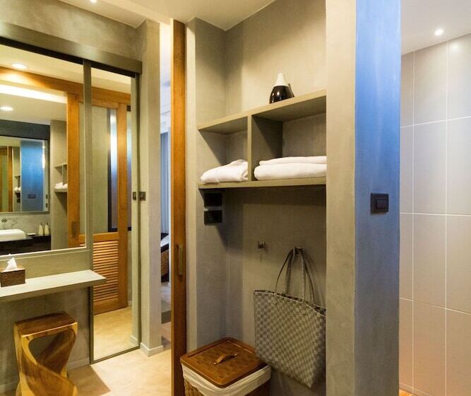 منتجع Villa Thalanena By The Beach