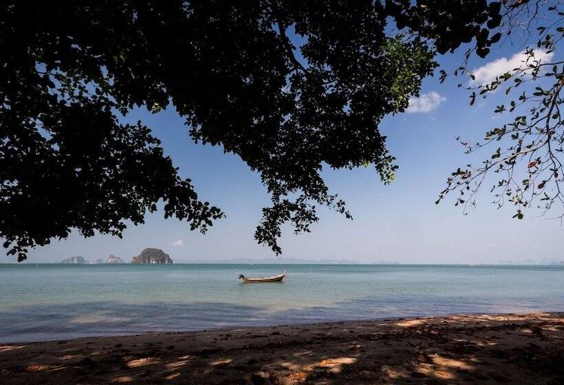 منتجع Villa Thalanena By The Beach