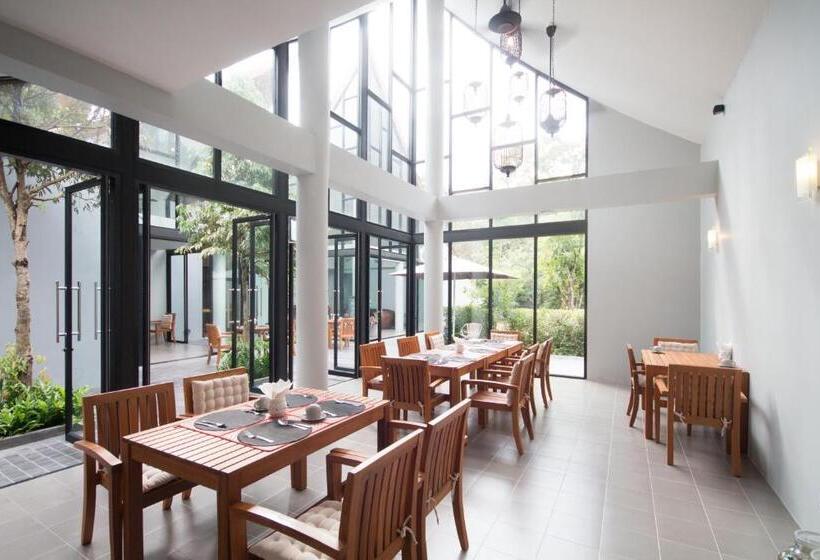 منتجع Villa Thalanena By The Beach